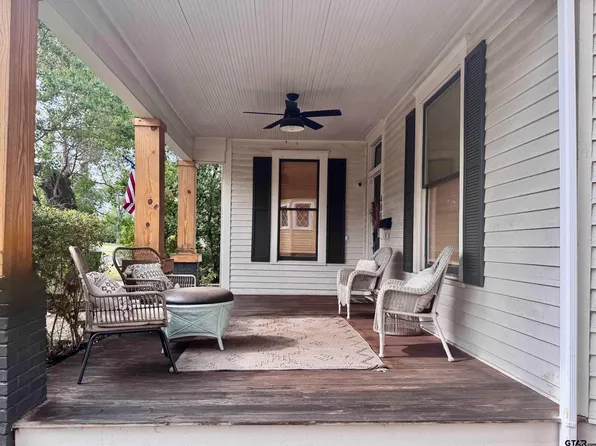 408 S Sycamore St, Palestine, TX 75801