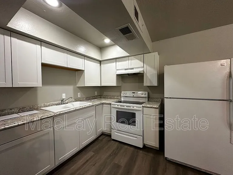 1421 E Fillmore St #4 — Photo 1