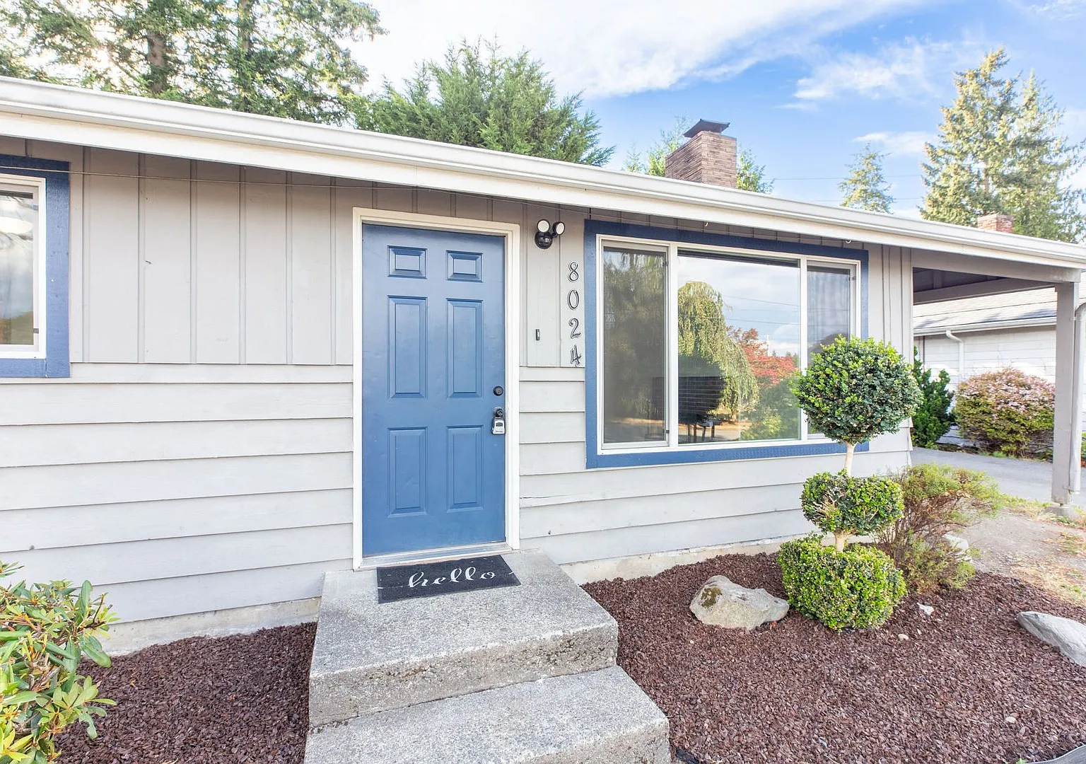 Remodeled 3 bdrm, 1 bath Rambler! Fenced back yard. Minutes to I-5, Everett Mall, Boeing. — Photo 3