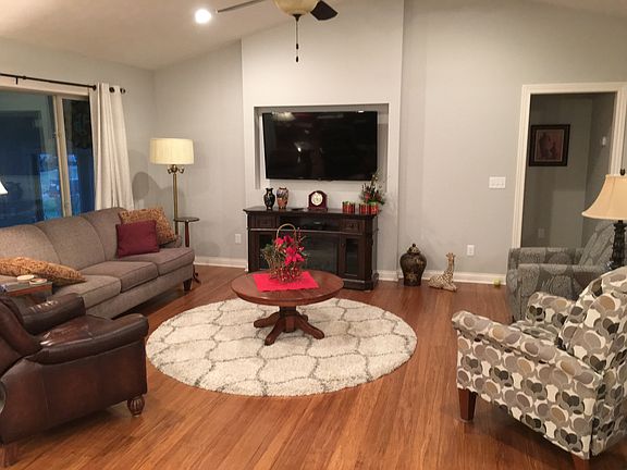 5th image of 9415 S 32nd St