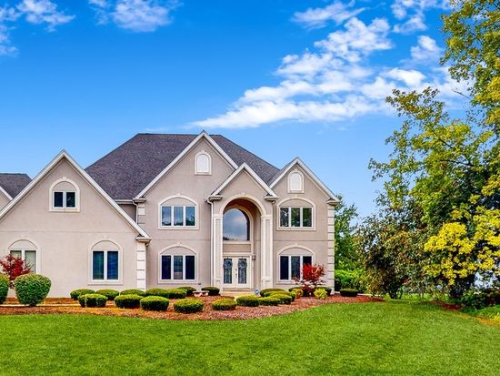 5 W Lexington Cir, Yorkville, IL 60560