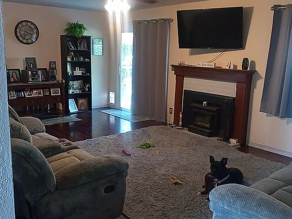 4th image of 1525 Jorgensen St