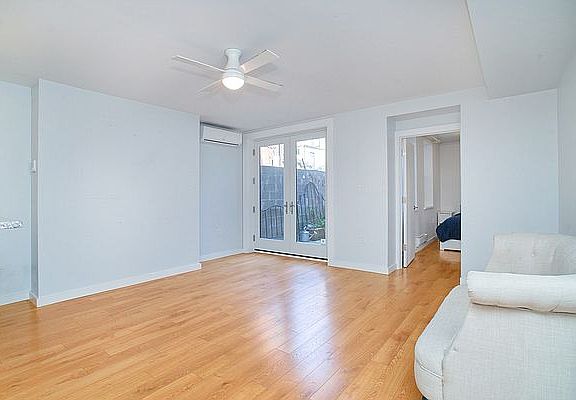 4th image of 237 W 138th St #1
