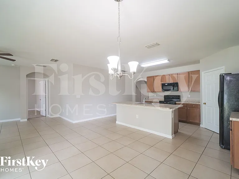620 SE 1st Pl — Photo 5