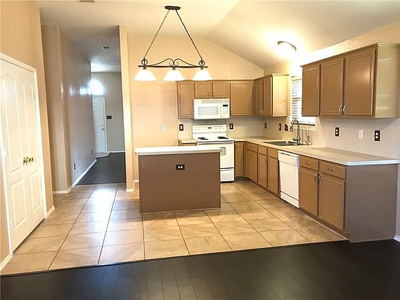 5th image of 6721 Waterlilly Dr
