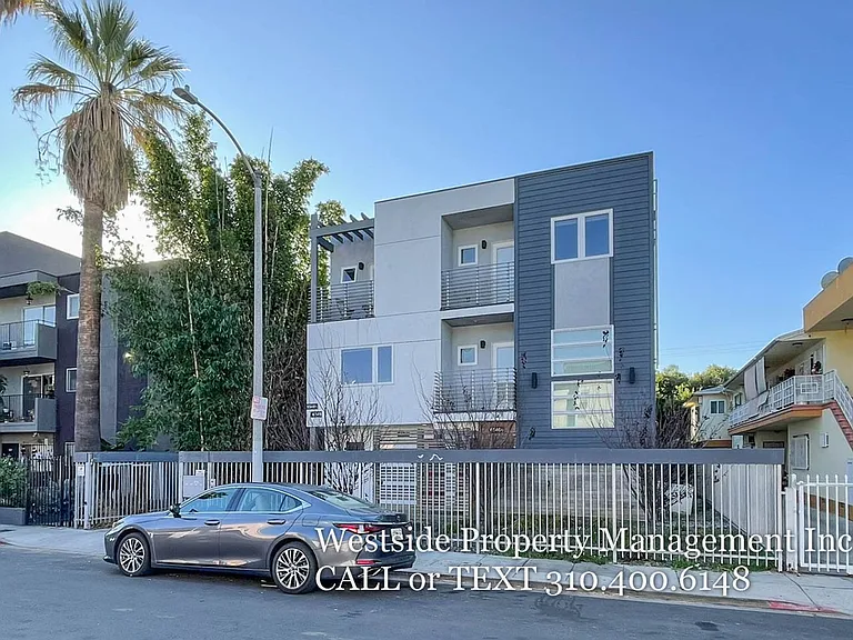 6546-6548 1/2 La Mirada Ave — Photo 26