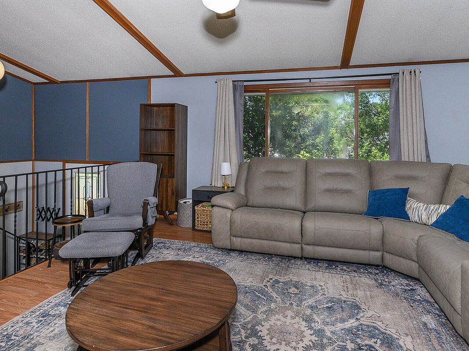 1st image of 1311 E Avenue C