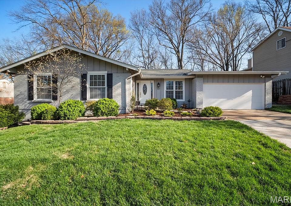1st image of 207 Morewood Dr