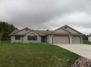 4426 Country Meadows Dr, Sheboygan, WI 53083