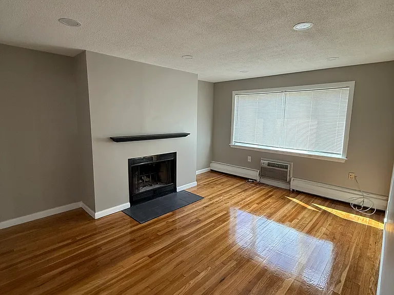 50 Evergreen St #36 — Photo 3