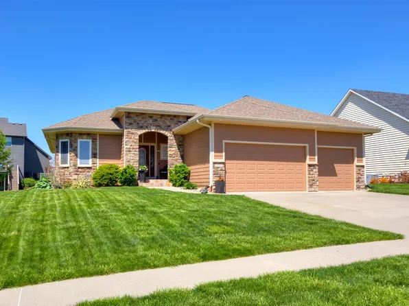 4110 140th St, Urbandale, IA 50323