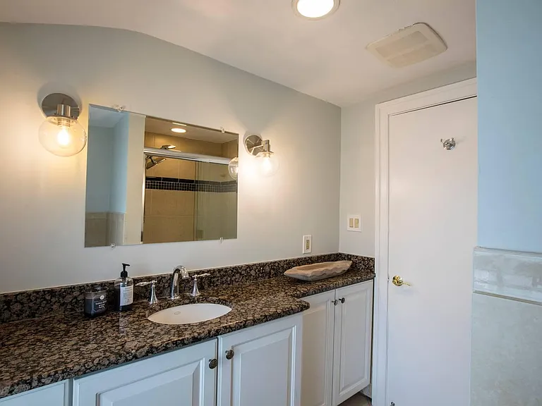 1220 Bank St NW — Photo 20