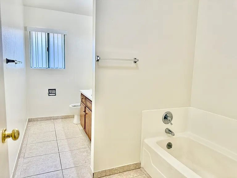 26071 Camphorwood Ave — Photo 12