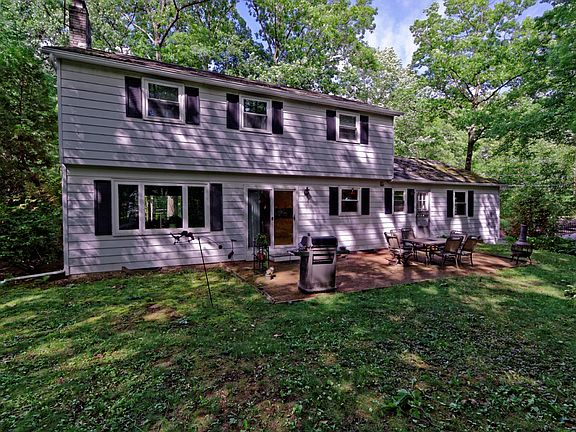 4th image of 33 Broadleaf Dr