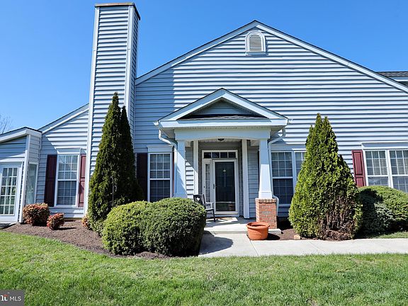 4th image of 242 Williamsburg Cir