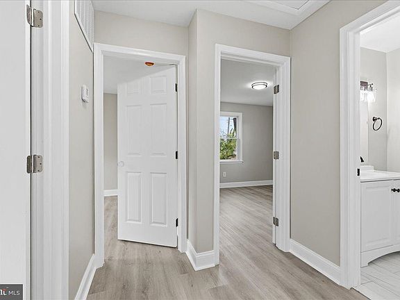 5th image of 6305 Carlynn Ave