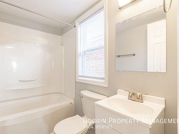 4th image of 1703B Hickory St