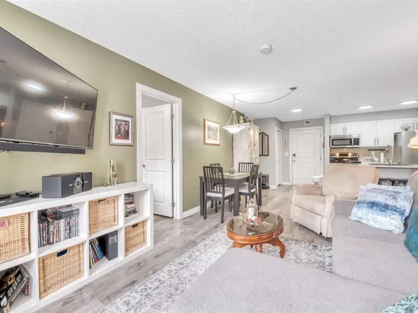 403 SE Mackenzie Way SW #8109, Airdrie, AB T4B 3V7