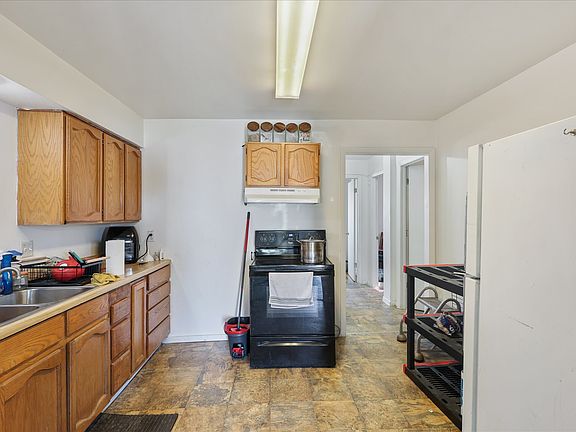 4th image of 14 E Main St