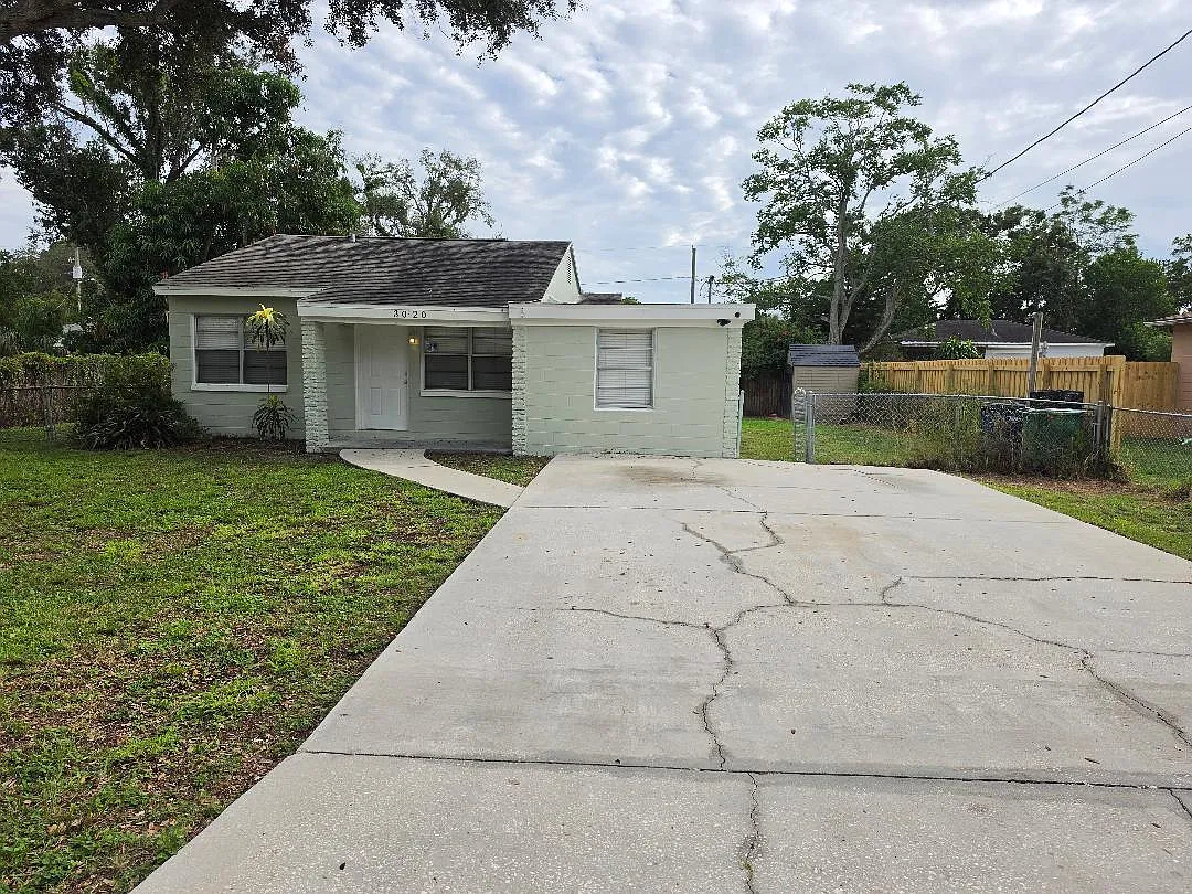 3 bed, 1165 sqft, $2,000 — Photo 3