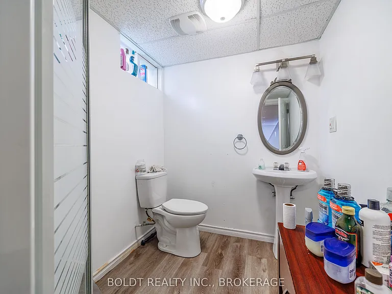 126 Elma St — Photo 9