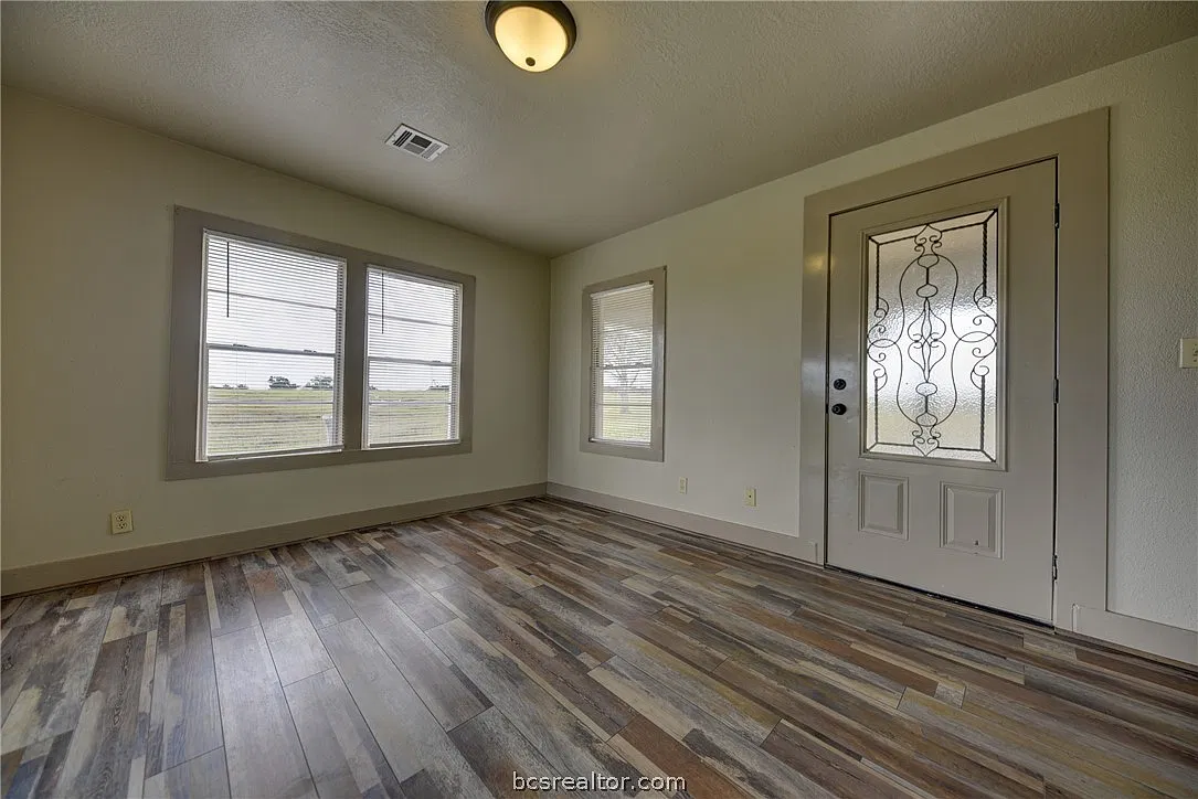 3 bed, 1232 sqft, $1,400 — Photo 4