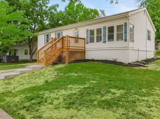 200 N Campbell St, Pleasant Hill, MO 64080