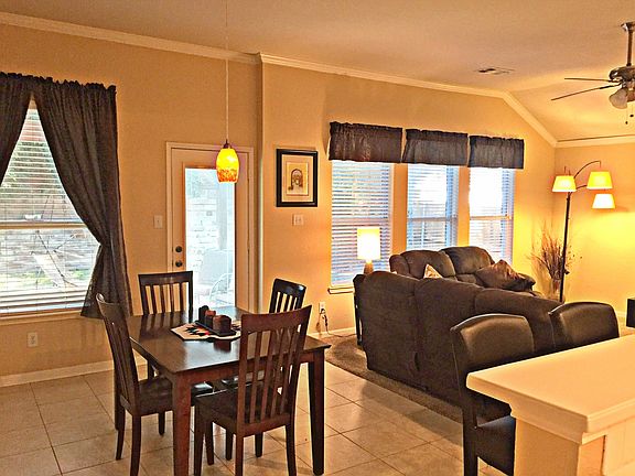 5th image of 405 Shumate Dr