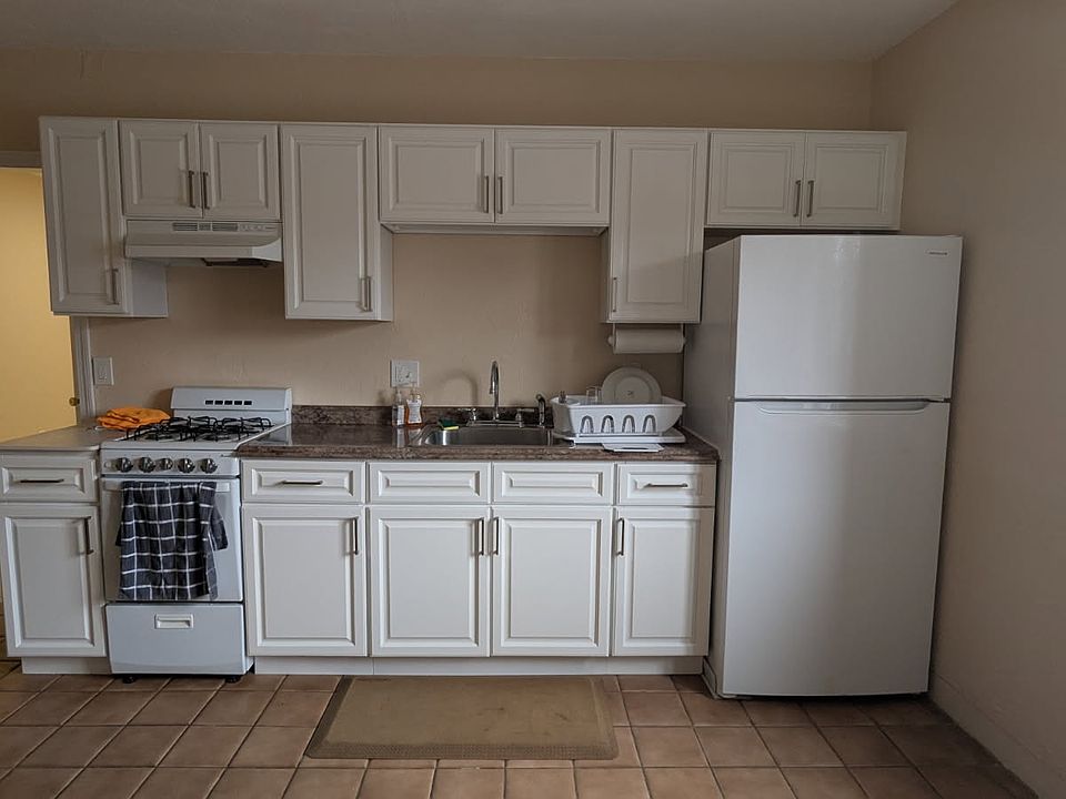 Kitchen for 1 bedroom unit. Also has a balcony