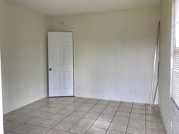 2nd image of 6091 6095 Nw 24 Ct #2