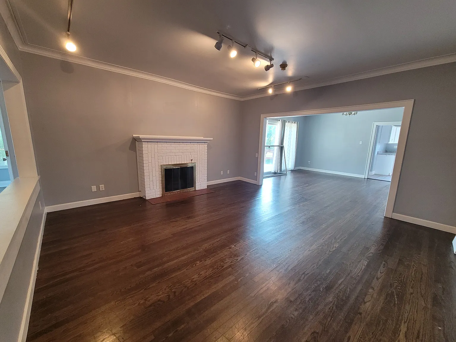 4 bed, 1855 sqft, $2,500 — Photo 3