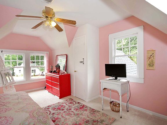 4th image of 523 Margaret Dr