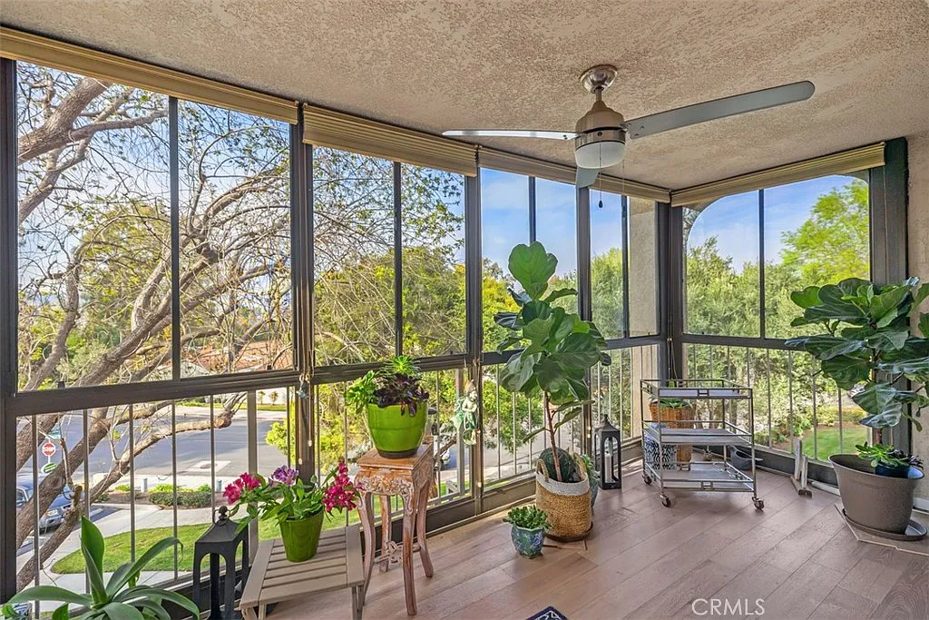 1 bed, 998 sqft, $3,000 — Photo 3