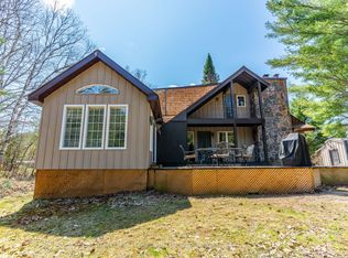 1065 Cloverleaf Rd, Algonquin Highlands, ON K0M1J2