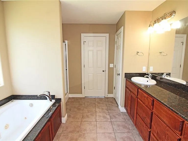 4302 Lilly St — Photo 20
