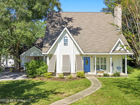 723 Old Spanish Trl, Bay Saint Louis, MS 39520