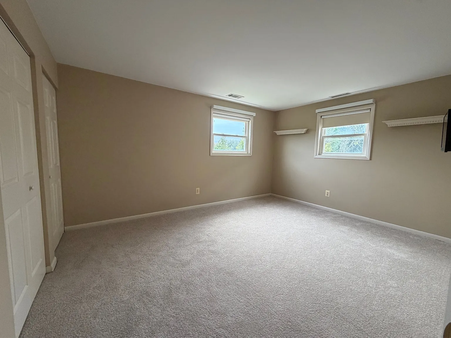 17 Warren Lodge Ct — Photo 4