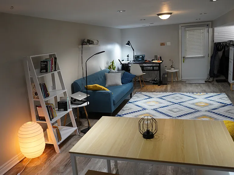 163 Campbell Ave #BASEMENT — Photo 3