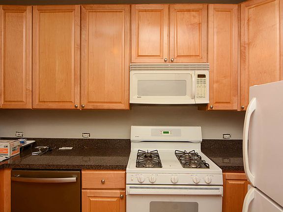 4th image of 1506 N Bosworth Ave #G