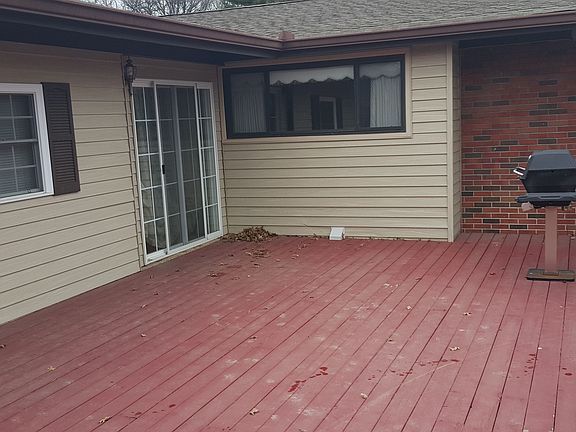 4th image of 9436 Oakwood Manor Ln