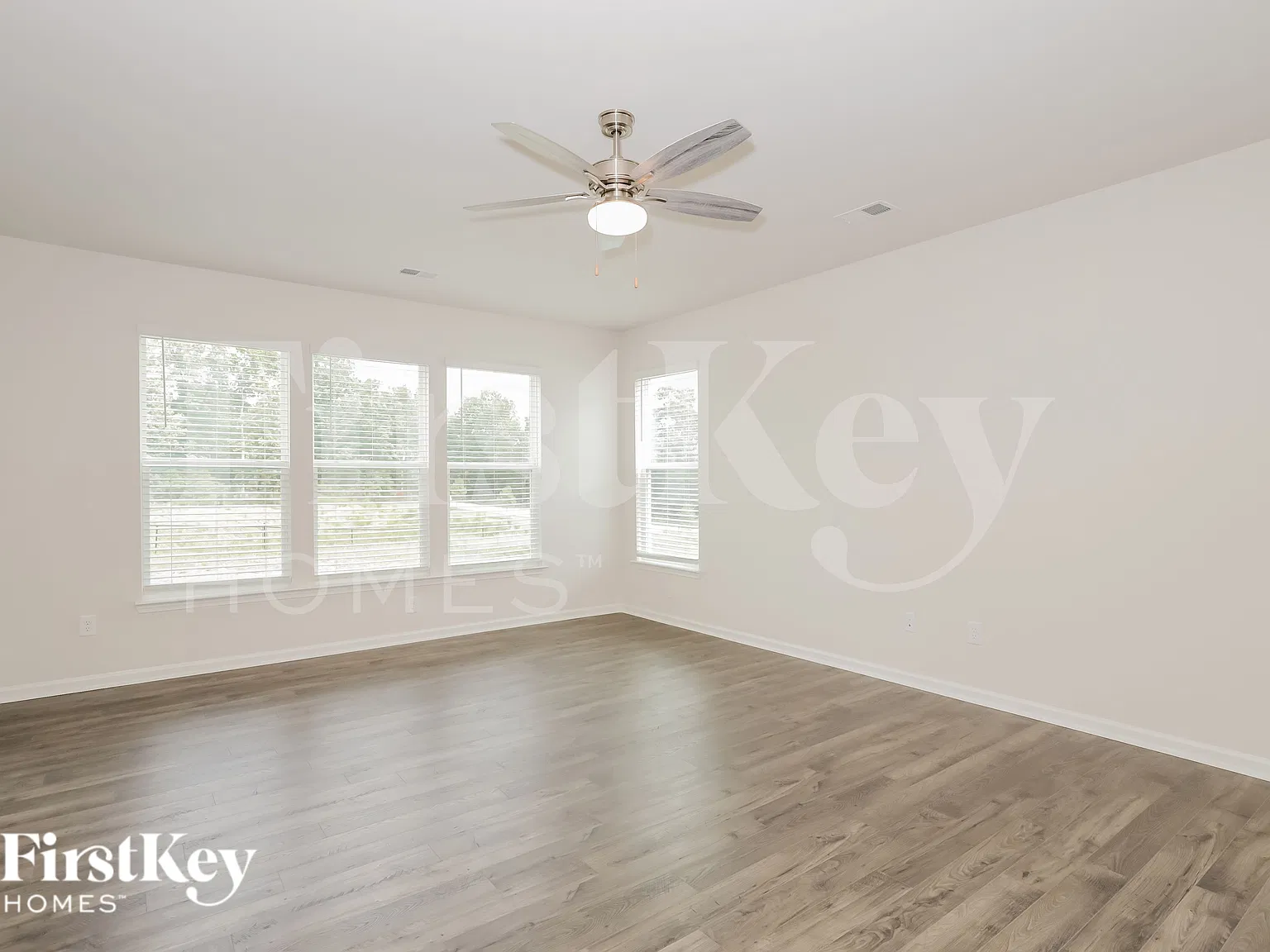 3 bed, 2.5 bath, 2250 sqft, $2,260 — Photo 3