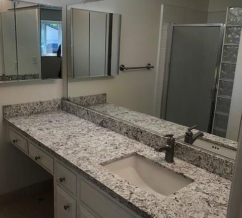 3rd image of 640 Pinewood Dr APT 1