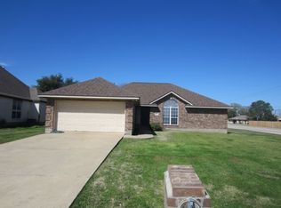 1611 Winfield Ct, Bryan, TX 77802