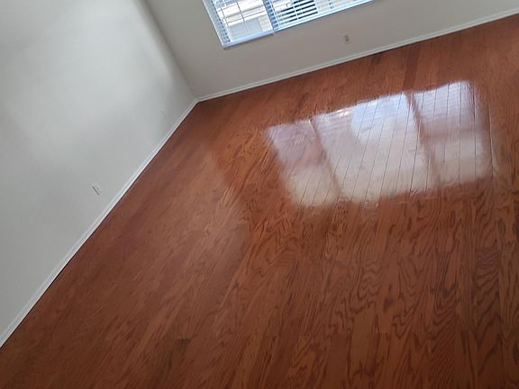 4th image of 818 12th St #9