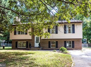 11527 Ropeknot Rd, Lusby, MD 20657
