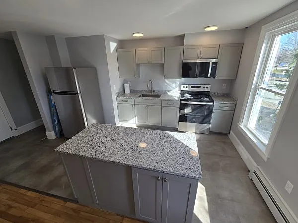 200 State St #10 — Photo 2
