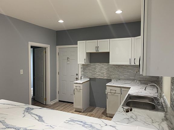 4th image of 1035 N Drake Ave #1