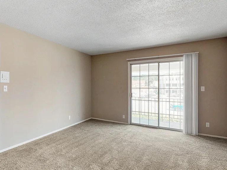 Westwood Apartments — Photo 44
