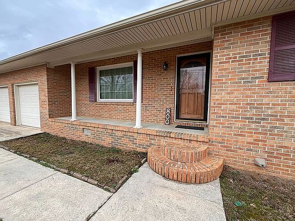 2nd image of 800 Nethery Rd SW