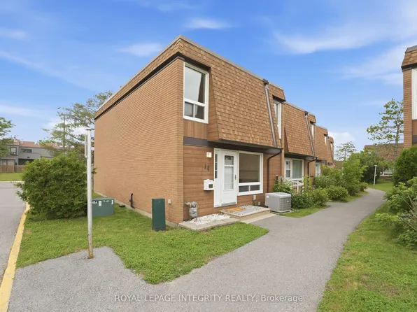 3565 Downpatrick Rd #14, Ottawa, ON K1V 8T3